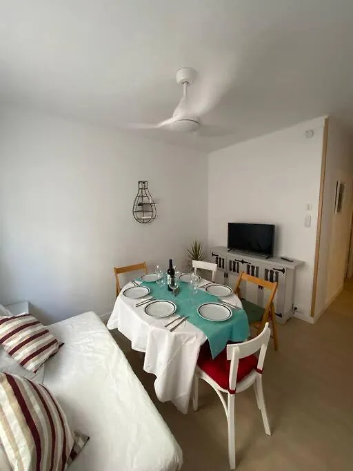 Full Apartment In Cubelles. 3 Rooms And 15Min To The Beach. 0*, Cubelles
